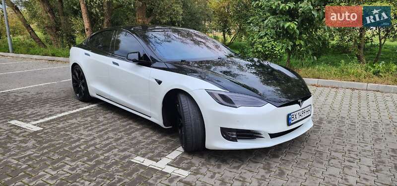 Лифтбек Tesla Model S 2017 в Хмельницком