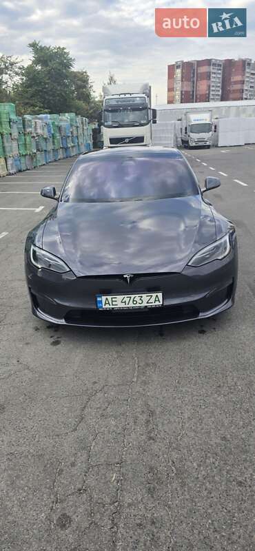 Tesla Model S 2021