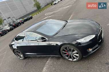 Ліфтбек Tesla Model S 2015 в Здолбуніві