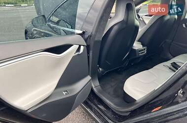 Ліфтбек Tesla Model S 2015 в Здолбуніві