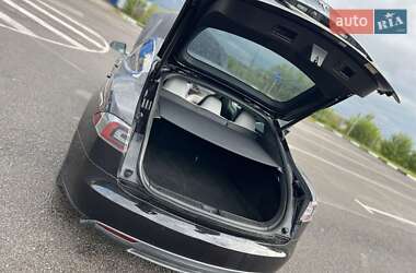 Ліфтбек Tesla Model S 2015 в Здолбуніві