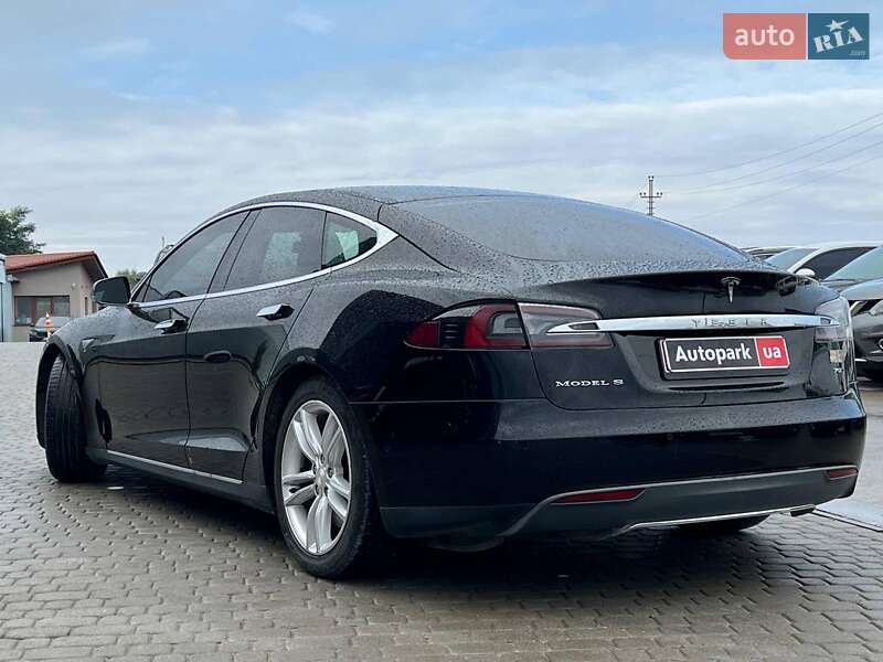 Ліфтбек Tesla Model S 2015 в Львові