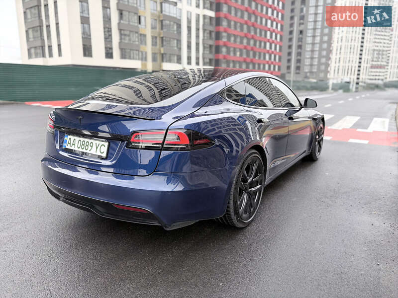 Лифтбек Tesla Model S 2022 в Киеве