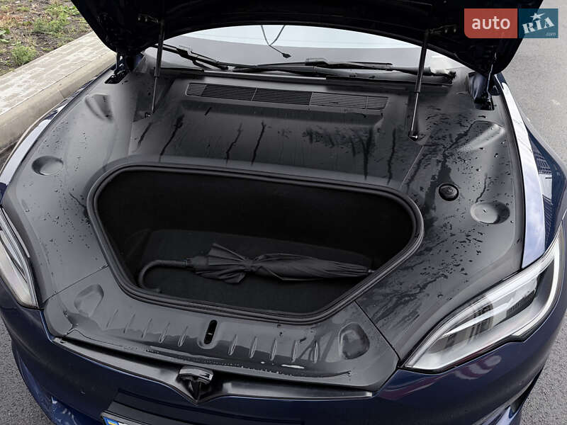 Лифтбек Tesla Model S 2022 в Киеве
