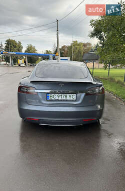 Лифтбек Tesla Model S 2013 в 