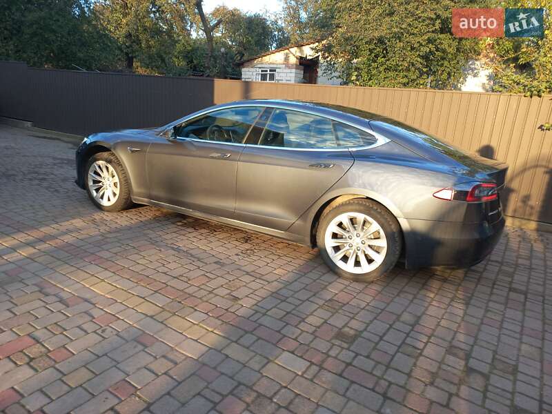 Лифтбек Tesla Model S 2018 в Шептицькому