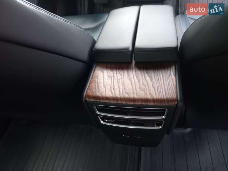 Лифтбек Tesla Model S 2018 в Шептицькому