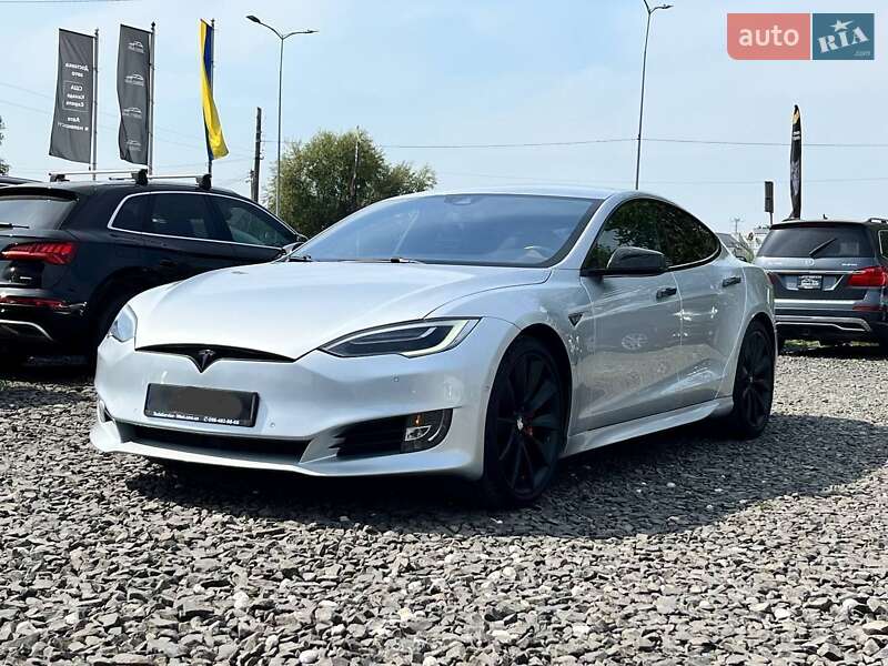 Ліфтбек Tesla Model S 2014 в Львові