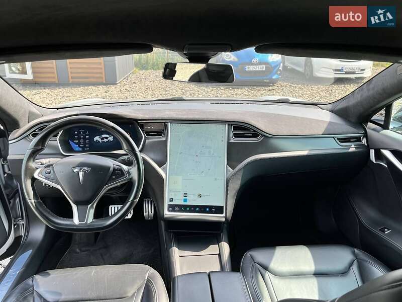 Ліфтбек Tesla Model S 2014 в Львові