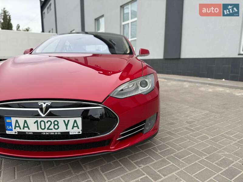Ліфтбек Tesla Model S 2013 в Києві