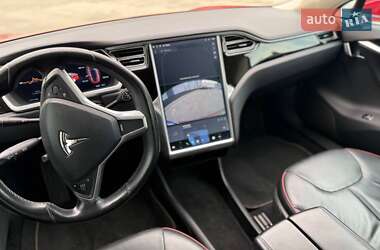 Лифтбек Tesla Model S 2013 в 