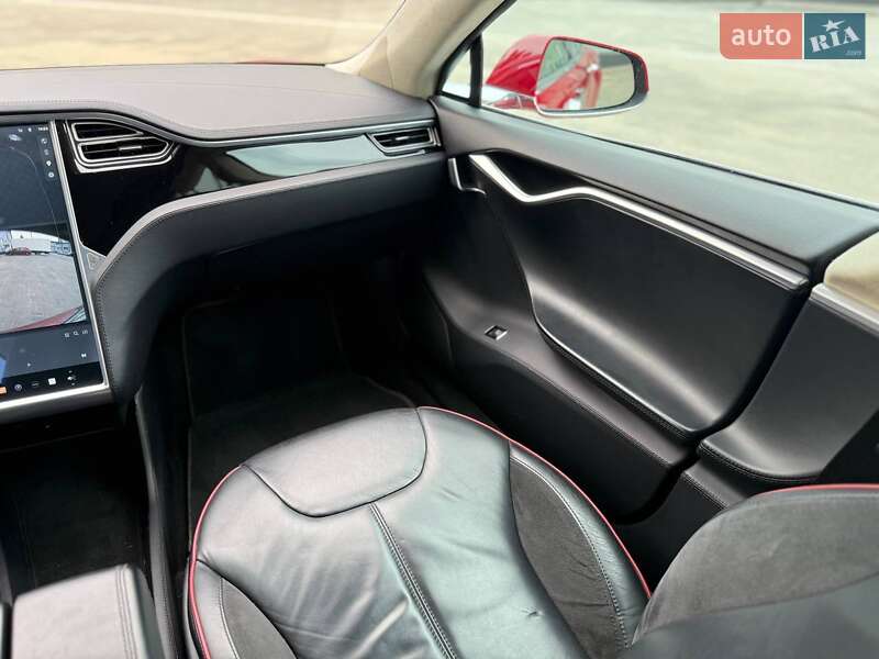 Ліфтбек Tesla Model S 2013 в Києві