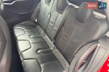 Лифтбек Tesla Model S 2013 в 