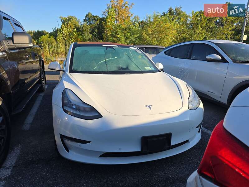 Ліфтбек Tesla Model S 2018 в Тернополі