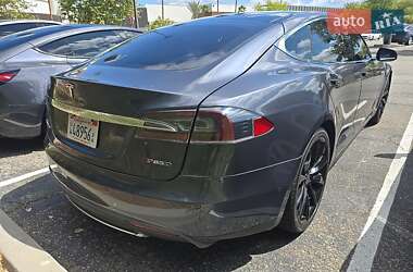 Лифтбек Tesla Model S 2015 в 