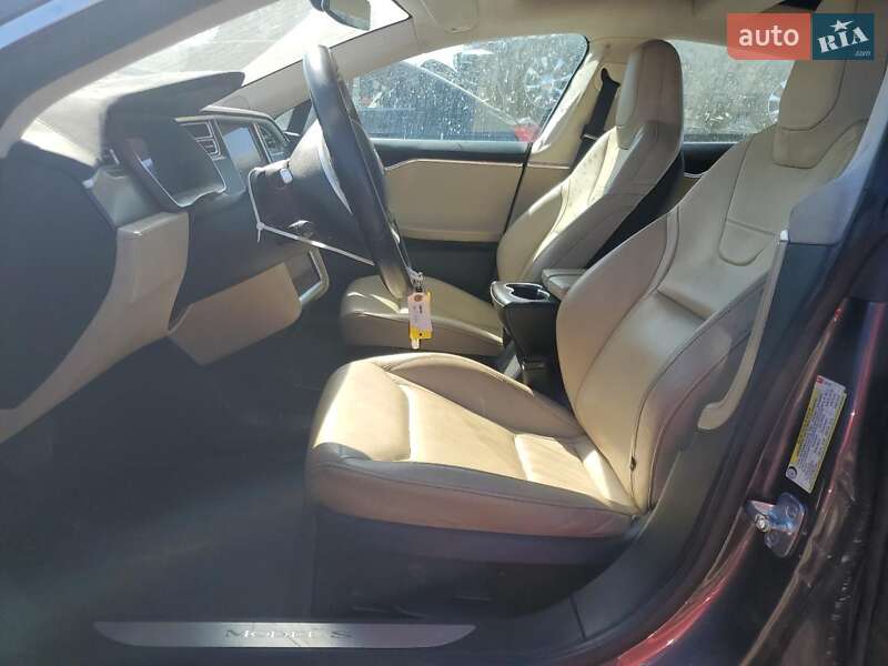Ліфтбек Tesla Model S 2016 в Києві