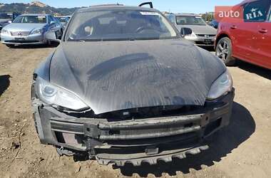 Ліфтбек Tesla Model S 2016 в 