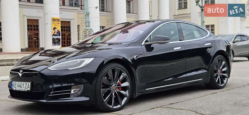 Лифтбек Tesla Model S 2017 в Желтых Водах фото Лифтбек Tesla Model S 2017 в Желтых Водах