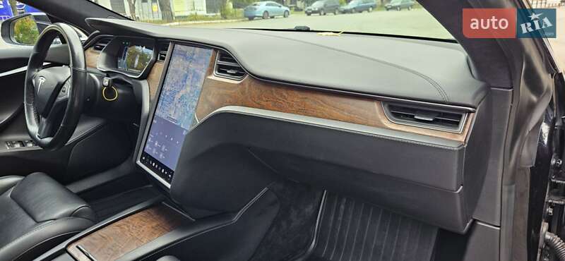 Лифтбек Tesla Model S 2017 в Желтых Водах фото 13 Лифтбек Tesla Model S 2017 в Желтых Водах