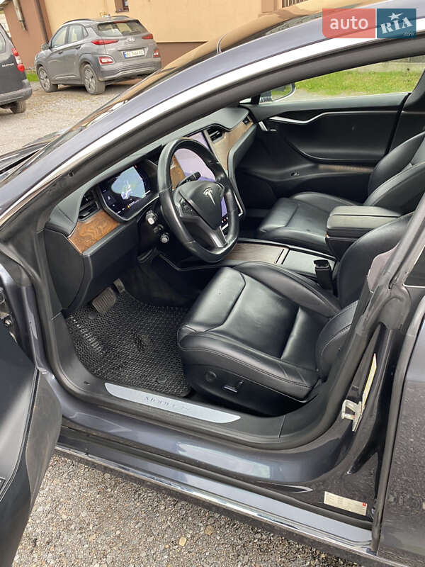 Лифтбек Tesla Model S 2018 в Каменке-Бугской