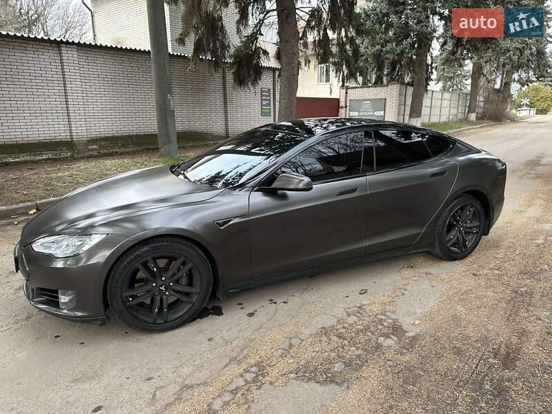 Ліфтбек Tesla Model S 2014 в Вінниці