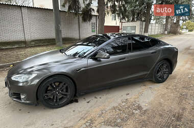 Ліфтбек Tesla Model S 2014 в 