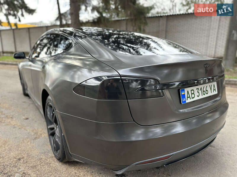 Ліфтбек Tesla Model S 2014 в Вінниці