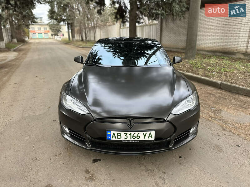 Ліфтбек Tesla Model S 2014 в Вінниці