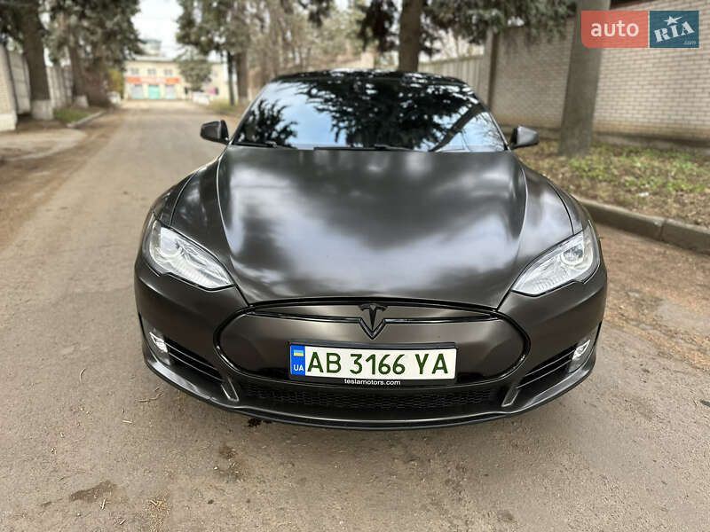 Ліфтбек Tesla Model S 2014 в Вінниці