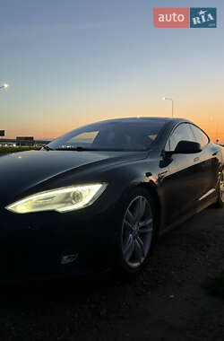 Ліфтбек Tesla Model S 2013 в 