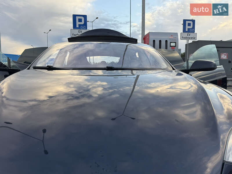 Ліфтбек Tesla Model S 2013 в Львові