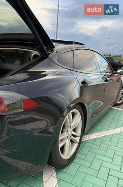 Ліфтбек Tesla Model S 2013 в 