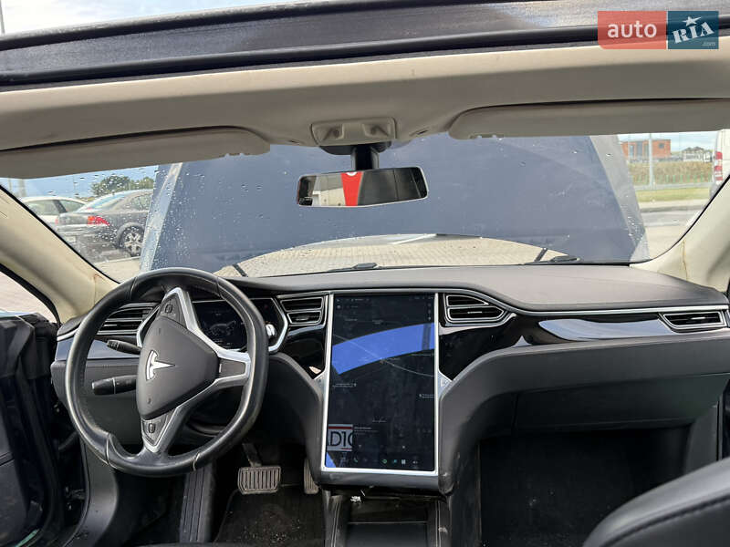 Ліфтбек Tesla Model S 2013 в Львові