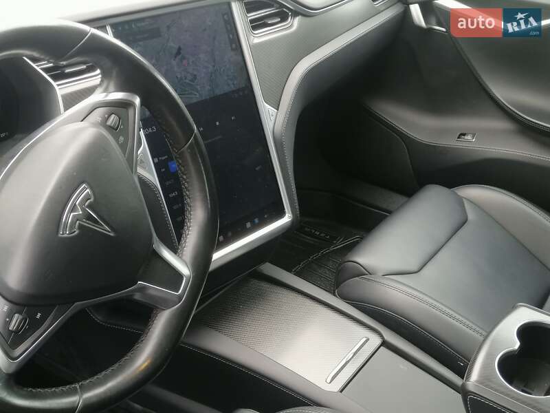 Ліфтбек Tesla Model S 2018 в Івано-Франківську