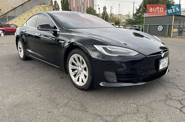 Лифтбек Tesla Model S 2016 в 