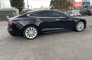 Лифтбек Tesla Model S 2016 в 