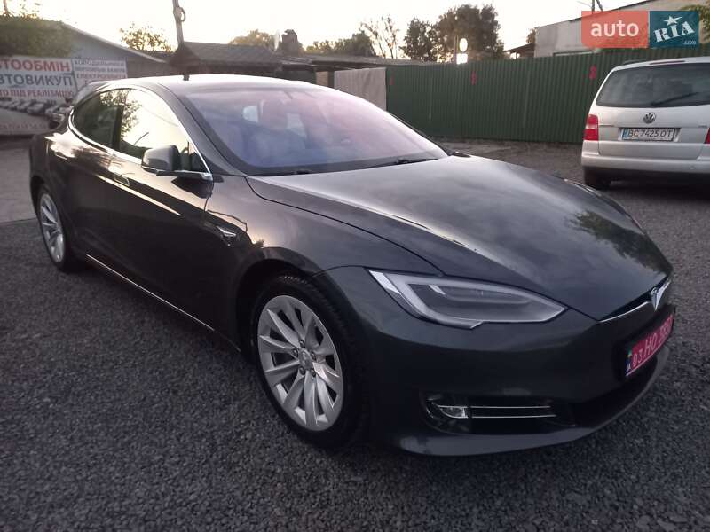 Ліфтбек Tesla Model S 2017 в Шептицькому