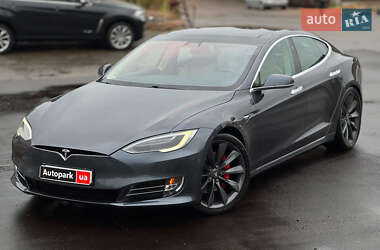 Лифтбек Tesla Model S 2017 в 
