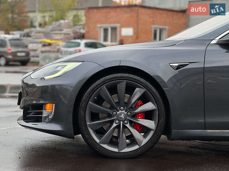Ліфтбек Tesla Model S 2017 в Києві