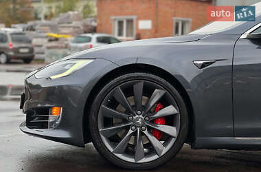 Лифтбек Tesla Model S 2017 в 