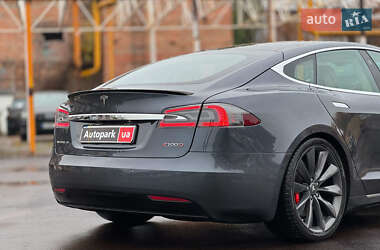 Лифтбек Tesla Model S 2017 в 