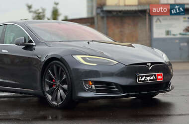 Лифтбек Tesla Model S 2017 в 
