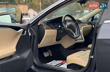 Лифтбек Tesla Model S 2017 в 