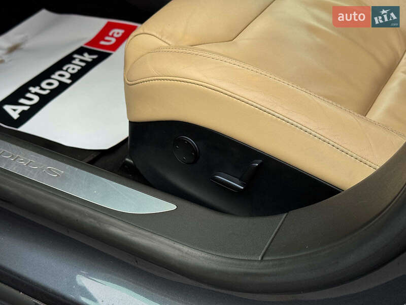 Ліфтбек Tesla Model S 2017 в Києві