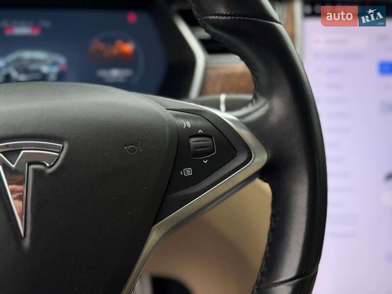 Ліфтбек Tesla Model S 2017 в Києві