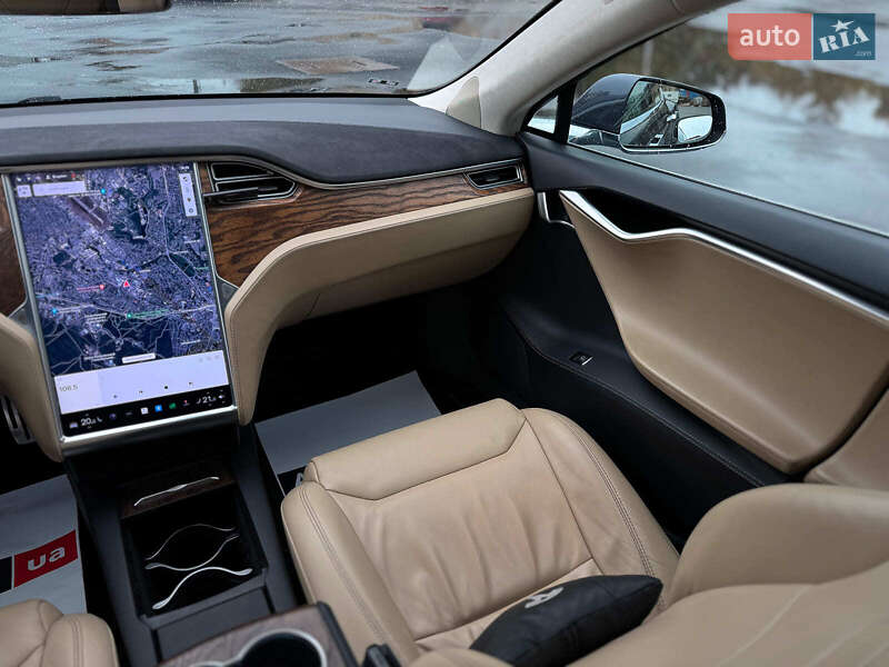 Ліфтбек Tesla Model S 2017 в Києві