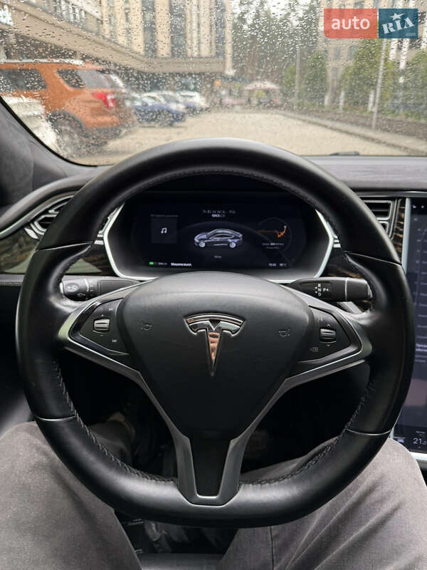 Ліфтбек Tesla Model S 2016 в Києві