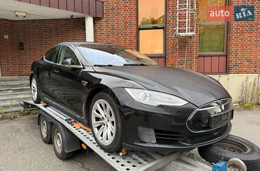 Лифтбек Tesla Model S 2016 в 