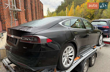 Лифтбек Tesla Model S 2016 в 