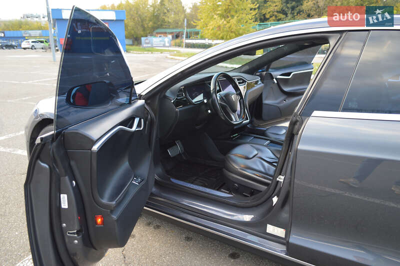 Ліфтбек Tesla Model S 2015 в Києві